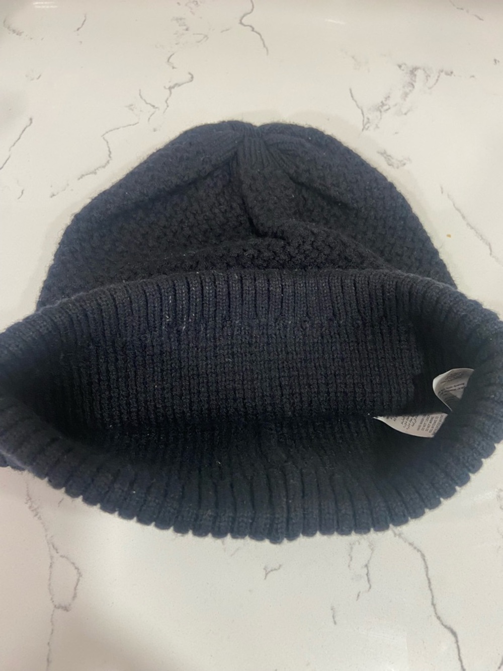 ALO Yoga Knit Black Beanie with White 'alo' Patch NWOT - Picture 4 of 4